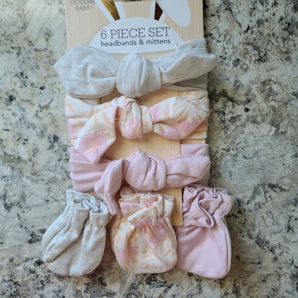 Modern Baby Other - Baby Girl Headband & Mittens Set